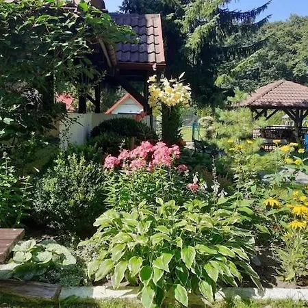 Comfortable With A Private Garden Vakantiehuis